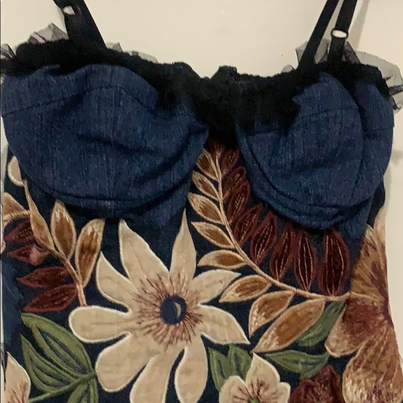 Beautiful vintage piece!! Hot for summer!! - Picture 3 of 4